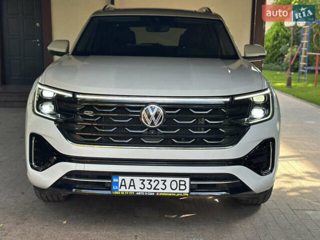 Белый Фольксваген Atlas, объемом двигателя 2 л и пробегом 12 тыс. км за 45500 $, фото 1 на Automoto.ua