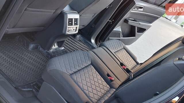 Чорний Фольксваген Atlas, об'ємом двигуна 3.6 л та пробігом 122 тис. км за 16500 $, фото 16 на Automoto.ua