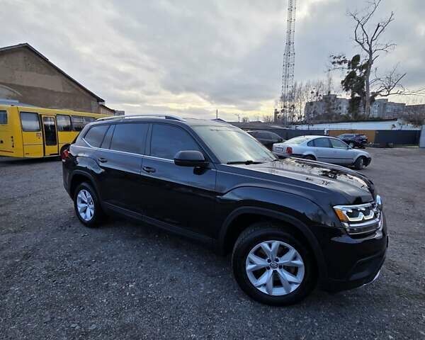 Черный Фольксваген Atlas, объемом двигателя 3.6 л и пробегом 180 тыс. км за 19600 $, фото 2 на Automoto.ua