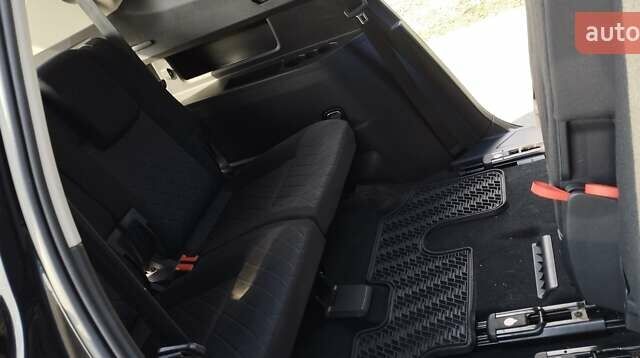 Чорний Фольксваген Atlas, об'ємом двигуна 3.6 л та пробігом 122 тис. км за 16500 $, фото 19 на Automoto.ua