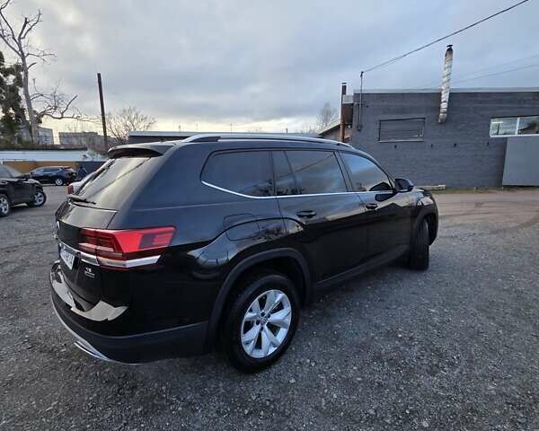 Черный Фольксваген Atlas, объемом двигателя 3.6 л и пробегом 180 тыс. км за 19600 $, фото 4 на Automoto.ua