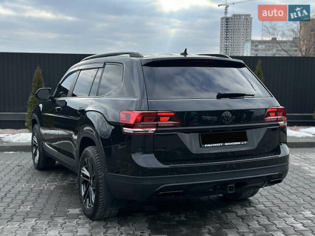 Черный Фольксваген Atlas, объемом двигателя 3.6 л и пробегом 179 тыс. км за 22000 $, фото 9 на Automoto.ua