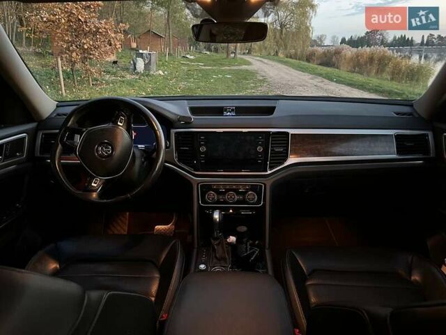 Черный Фольксваген Atlas, объемом двигателя 3.6 л и пробегом 159 тыс. км за 24000 $, фото 29 на Automoto.ua