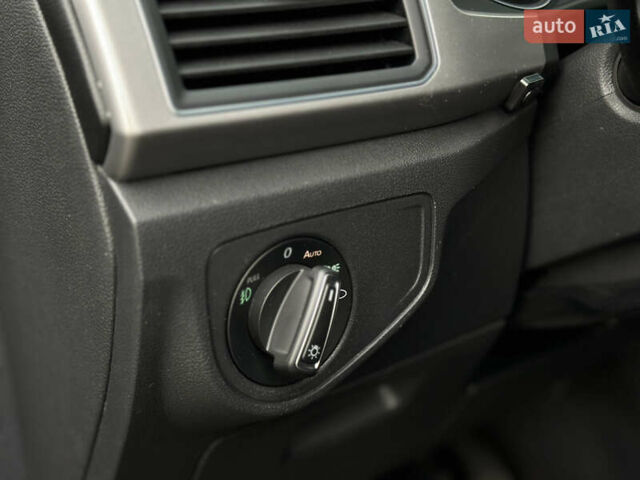 Черный Фольксваген Atlas, объемом двигателя 3.6 л и пробегом 179 тыс. км за 22000 $, фото 18 на Automoto.ua