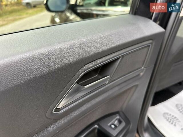 Чорний Фольксваген Atlas, об'ємом двигуна 2 л та пробігом 193 тис. км за 17950 $, фото 32 на Automoto.ua