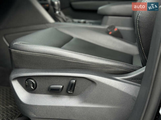 Черный Фольксваген Atlas, объемом двигателя 3.6 л и пробегом 179 тыс. км за 22000 $, фото 17 на Automoto.ua