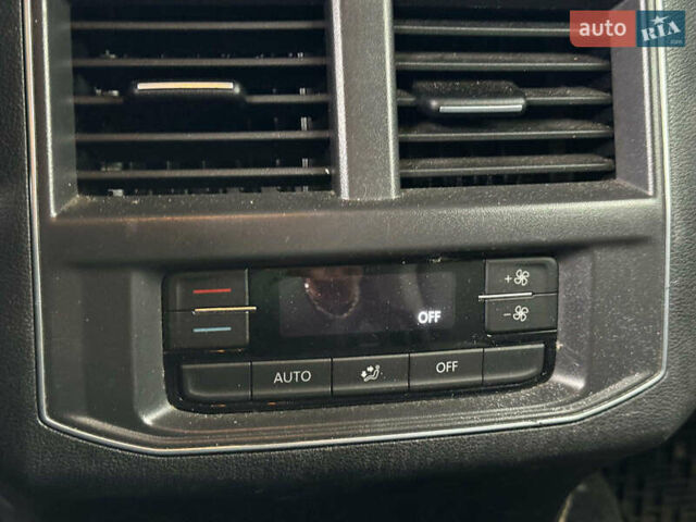 Фольксваген Atlas 2018 в Харькове на Automoto.ua Черный Фольксваген Atlas, объемом двигателя 3.6 л и пробегом 84 тыс. км за 20440 $, фото 24 на Automoto.ua