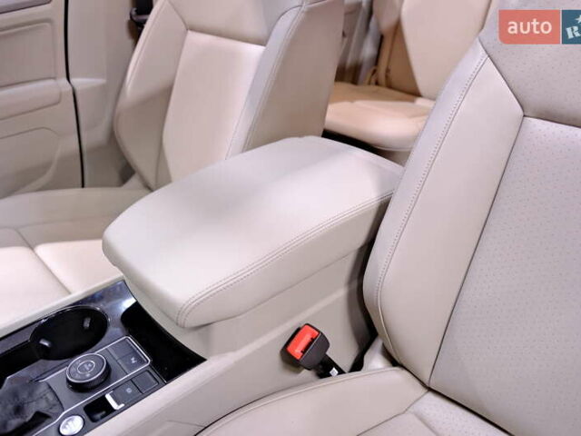 Черный Фольксваген Atlas, объемом двигателя 3.6 л и пробегом 96 тыс. км за 19900 $, фото 16 на Automoto.ua