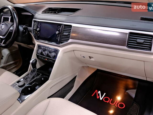 Черный Фольксваген Atlas, объемом двигателя 3.6 л и пробегом 96 тыс. км за 19900 $, фото 45 на Automoto.ua