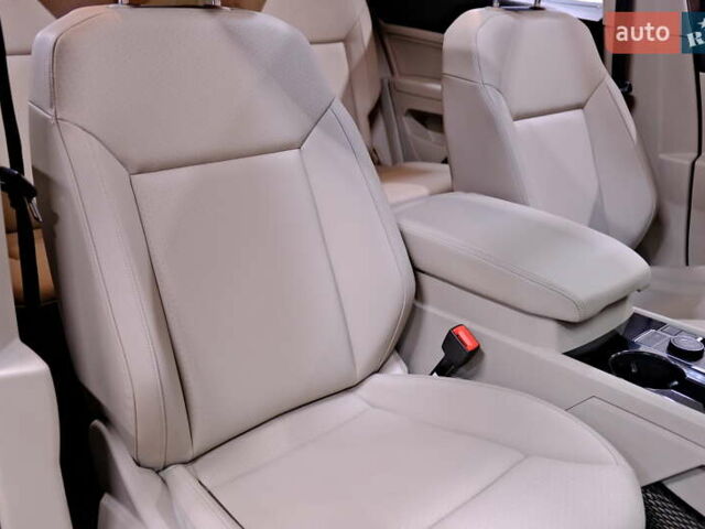 Черный Фольксваген Atlas, объемом двигателя 3.6 л и пробегом 96 тыс. км за 19900 $, фото 46 на Automoto.ua