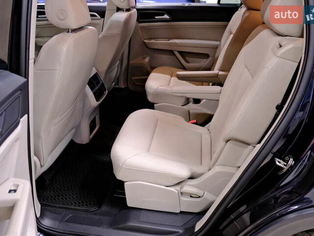 Черный Фольксваген Atlas, объемом двигателя 3.6 л и пробегом 96 тыс. км за 19900 $, фото 32 на Automoto.ua