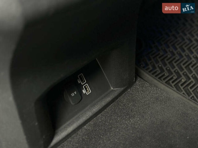 Черный Фольксваген Atlas, объемом двигателя 3.6 л и пробегом 179 тыс. км за 22000 $, фото 31 на Automoto.ua