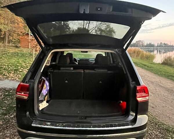 Черный Фольксваген Atlas, объемом двигателя 3.6 л и пробегом 159 тыс. км за 24000 $, фото 6 на Automoto.ua