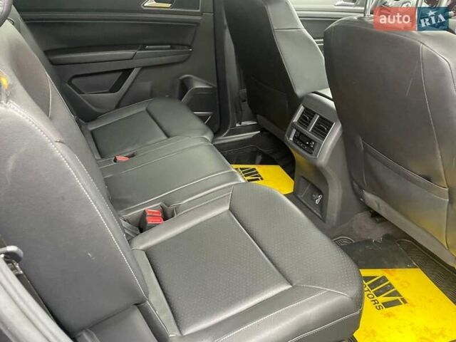 Черный Фольксваген Atlas, объемом двигателя 2 л и пробегом 161 тыс. км за 20800 $, фото 11 на Automoto.ua