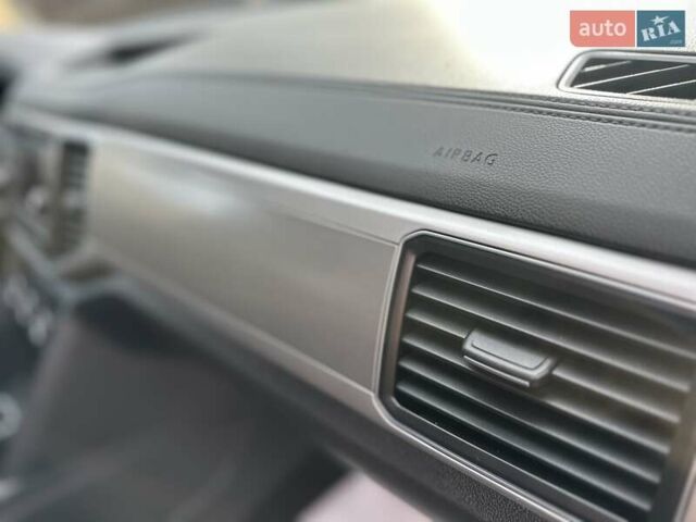 Чорний Фольксваген Atlas, об'ємом двигуна 2 л та пробігом 193 тис. км за 17950 $, фото 20 на Automoto.ua