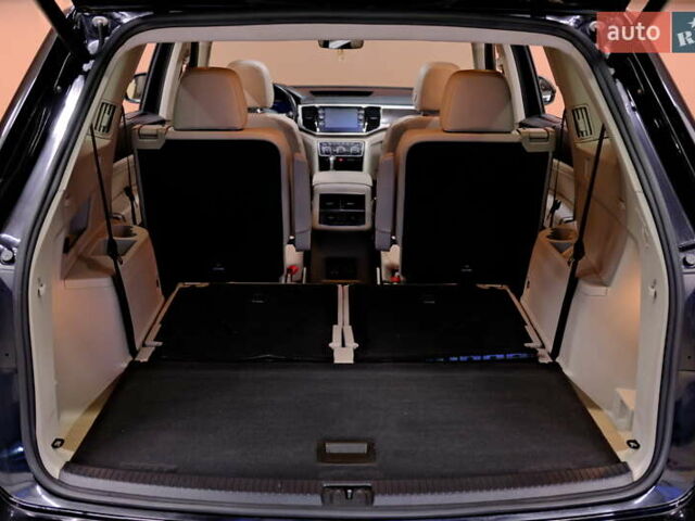 Черный Фольксваген Atlas, объемом двигателя 3.6 л и пробегом 96 тыс. км за 19900 $, фото 52 на Automoto.ua