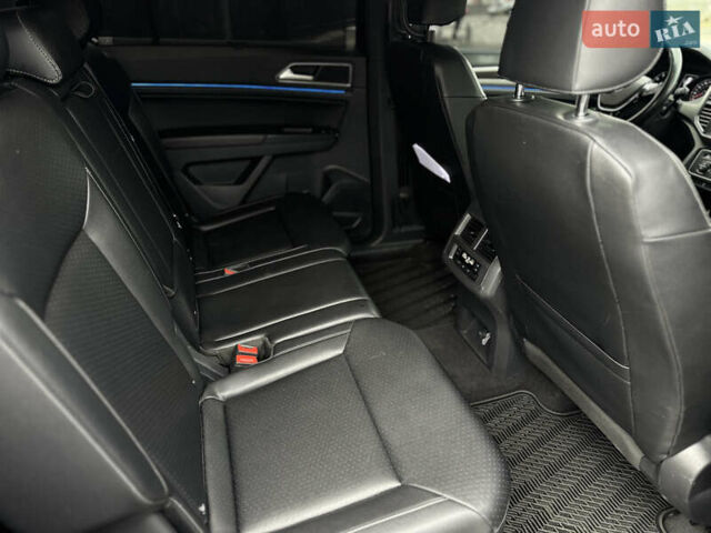 Черный Фольксваген Atlas, объемом двигателя 3.6 л и пробегом 179 тыс. км за 22000 $, фото 33 на Automoto.ua