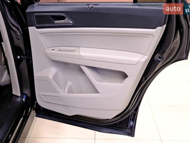 Черный Фольксваген Atlas, объемом двигателя 3.6 л и пробегом 96 тыс. км за 19900 $, фото 38 на Automoto.ua