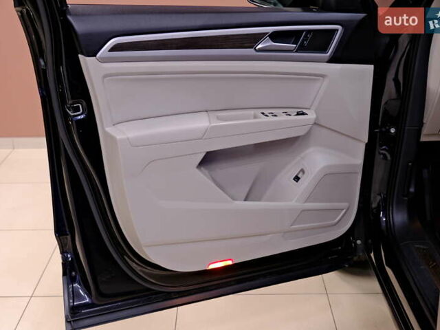 Черный Фольксваген Atlas, объемом двигателя 3.6 л и пробегом 96 тыс. км за 19900 $, фото 26 на Automoto.ua