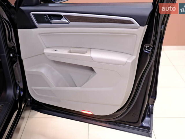 Черный Фольксваген Atlas, объемом двигателя 3.6 л и пробегом 96 тыс. км за 19900 $, фото 43 на Automoto.ua