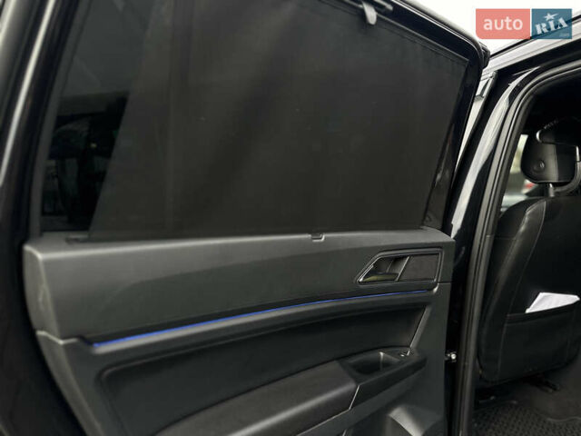 Черный Фольксваген Atlas, объемом двигателя 3.6 л и пробегом 179 тыс. км за 22000 $, фото 27 на Automoto.ua