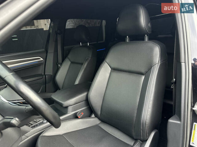 Черный Фольксваген Atlas, объемом двигателя 3.6 л и пробегом 179 тыс. км за 22000 $, фото 16 на Automoto.ua