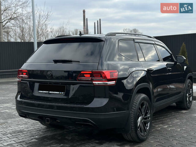 Черный Фольксваген Atlas, объемом двигателя 3.6 л и пробегом 179 тыс. км за 22000 $, фото 7 на Automoto.ua