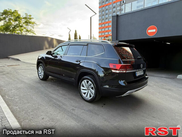 Черный Фольксваген Atlas, объемом двигателя 3.6 л и пробегом 68 тыс. км за 20800 $, фото 1 на Automoto.ua