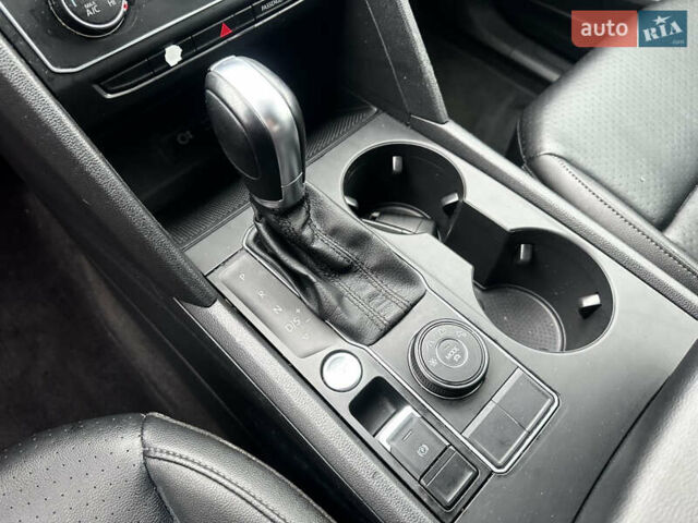 Чорний Фольксваген Atlas, об'ємом двигуна 3.6 л та пробігом 176 тис. км за 17999 $, фото 13 на Automoto.ua