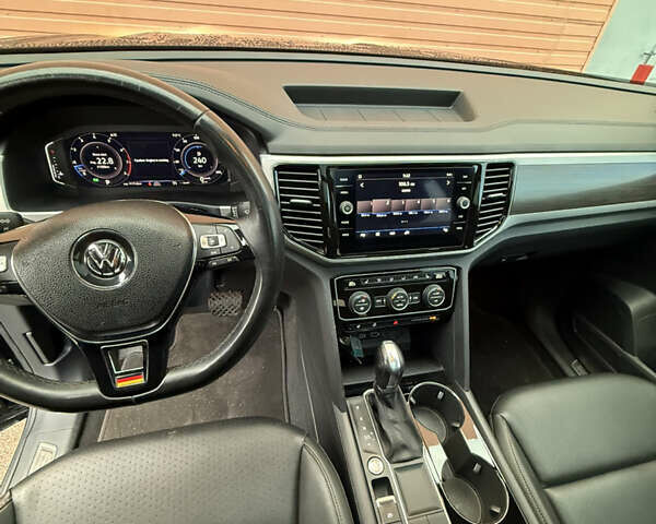 Черный Фольксваген Atlas, объемом двигателя 3.6 л и пробегом 80 тыс. км за 19900 $, фото 16 на Automoto.ua