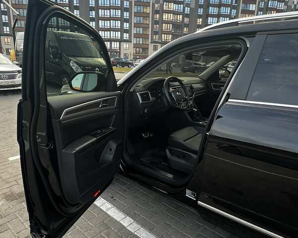 Черный Фольксваген Atlas, объемом двигателя 3.6 л и пробегом 122 тыс. км за 25000 $, фото 21 на Automoto.ua