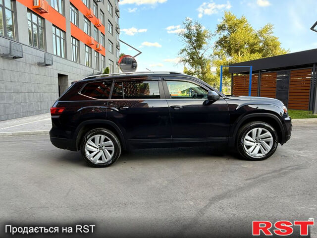 Черный Фольксваген Atlas, объемом двигателя 3.6 л и пробегом 68 тыс. км за 20800 $, фото 4 на Automoto.ua