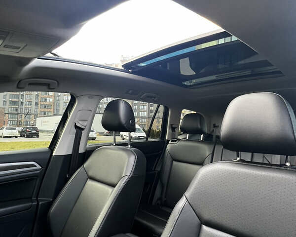 Черный Фольксваген Atlas, объемом двигателя 3.6 л и пробегом 122 тыс. км за 25000 $, фото 26 на Automoto.ua