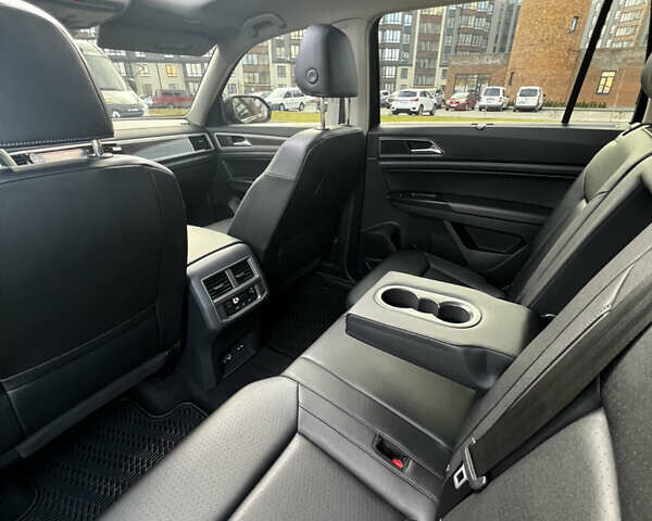 Черный Фольксваген Atlas, объемом двигателя 3.6 л и пробегом 122 тыс. км за 25000 $, фото 32 на Automoto.ua