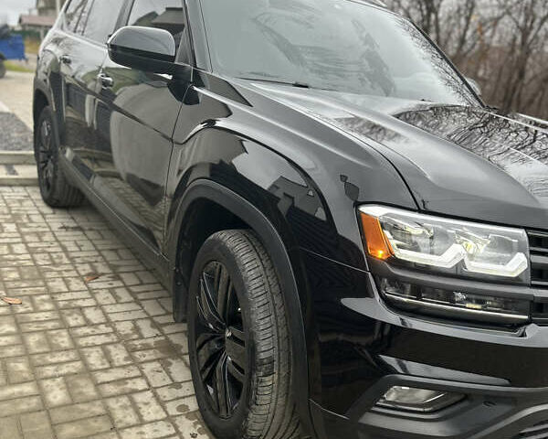 Чорний Фольксваген Atlas, об'ємом двигуна 3.6 л та пробігом 116 тис. км за 23900 $, фото 4 на Automoto.ua