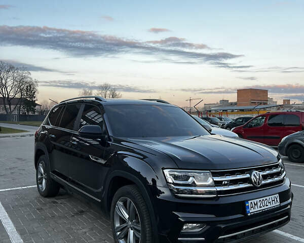 Черный Фольксваген Atlas, объемом двигателя 3.6 л и пробегом 122 тыс. км за 25000 $, фото 2 на Automoto.ua