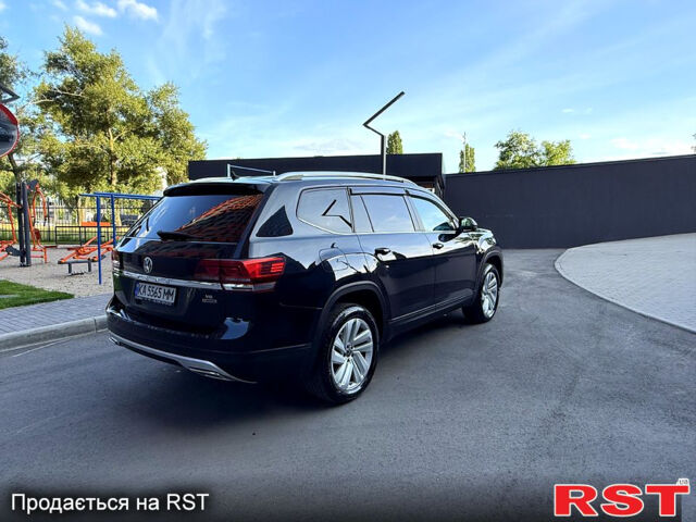 Черный Фольксваген Atlas, объемом двигателя 3.6 л и пробегом 68 тыс. км за 20800 $, фото 3 на Automoto.ua