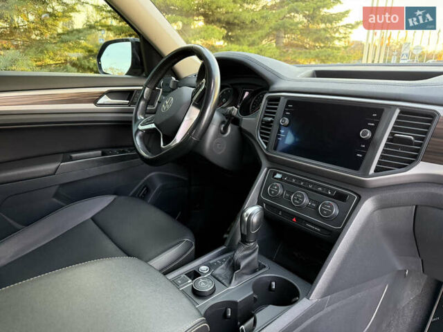 Черный Фольксваген Atlas, объемом двигателя 3.6 л и пробегом 128 тыс. км за 25000 $, фото 13 на Automoto.ua