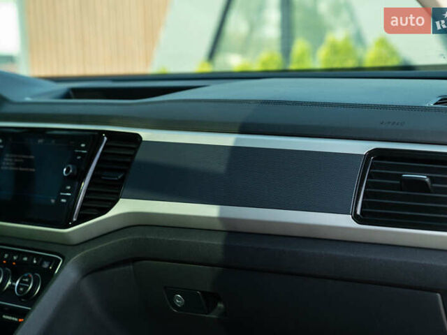 Черный Фольксваген Atlas, объемом двигателя 3.6 л и пробегом 111 тыс. км за 29800 $, фото 37 на Automoto.ua