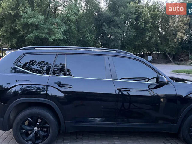 Черный Фольксваген Atlas, объемом двигателя 1.98 л и пробегом 110 тыс. км за 22000 $, фото 3 на Automoto.ua