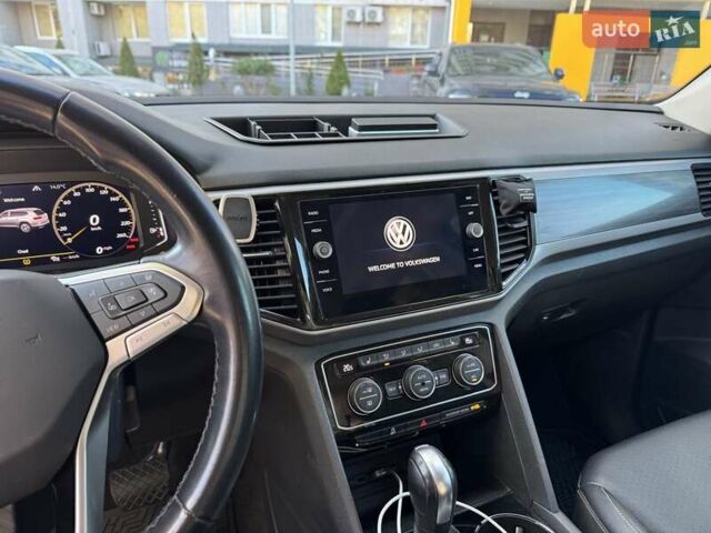 Черный Фольксваген Atlas, объемом двигателя 3.6 л и пробегом 69 тыс. км за 32000 $, фото 4 на Automoto.ua