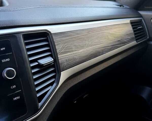 Черный Фольксваген Atlas, объемом двигателя 3.6 л и пробегом 69 тыс. км за 27500 $, фото 49 на Automoto.ua