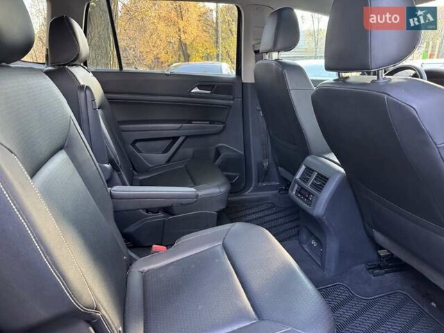 Черный Фольксваген Atlas, объемом двигателя 3.6 л и пробегом 69 тыс. км за 32000 $, фото 16 на Automoto.ua