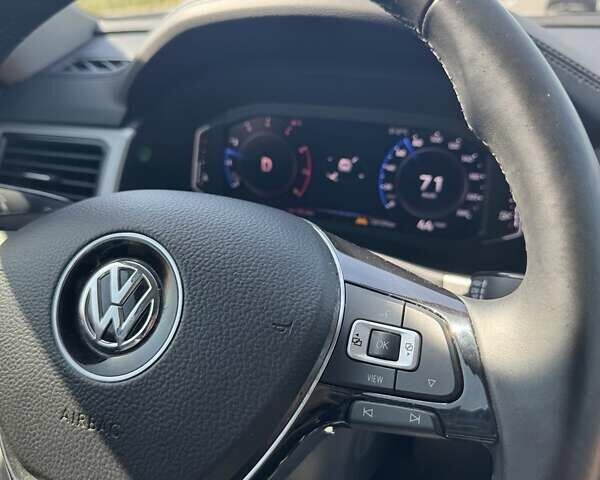 Черный Фольксваген Atlas, объемом двигателя 1.98 л и пробегом 138 тыс. км за 25500 $, фото 4 на Automoto.ua