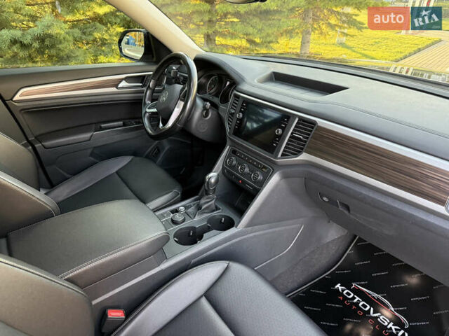 Черный Фольксваген Atlas, объемом двигателя 3.6 л и пробегом 128 тыс. км за 25000 $, фото 11 на Automoto.ua