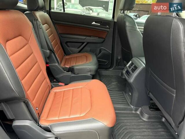 Чорний Фольксваген Atlas, об'ємом двигуна 3.6 л та пробігом 60 тис. км за 32500 $, фото 19 на Automoto.ua