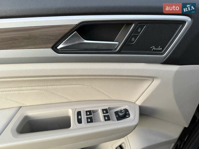 Чорний Фольксваген Atlas, об'ємом двигуна 3.6 л та пробігом 82 тис. км за 29000 $, фото 22 на Automoto.ua