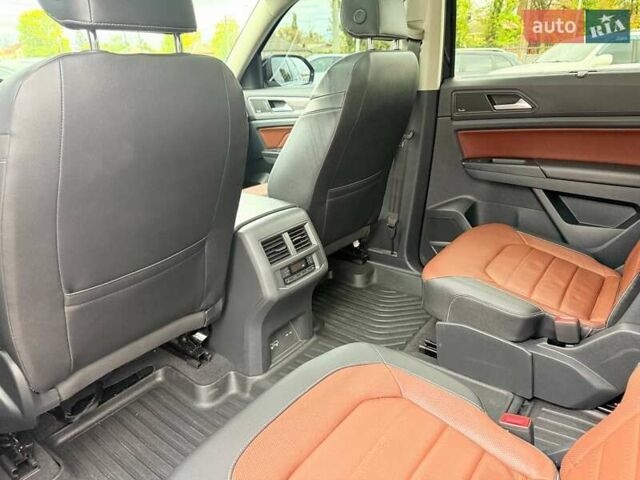 Чорний Фольксваген Atlas, об'ємом двигуна 3.6 л та пробігом 60 тис. км за 32500 $, фото 18 на Automoto.ua