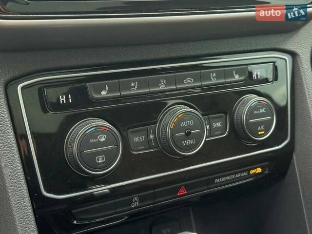 Чорний Фольксваген Atlas, об'ємом двигуна 3.6 л та пробігом 60 тис. км за 32500 $, фото 41 на Automoto.ua