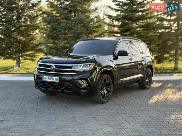 Черный Фольксваген Atlas, объемом двигателя 3.6 л и пробегом 128 тыс. км за 25000 $, фото 4 на Automoto.ua